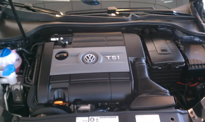 K&N 05-09 Vw Passat / 06-08 Gti / 04-08 Audi A3 2.0L-L4 Drop In Air Filter 2